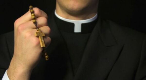 Orgía gay con prostitutos en diócesis: el Papa echa a un obispo tras escándalo