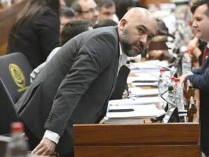 Piden a su par Orlando Arévalo aclarar y no quemarlos más - Política - ABC Color