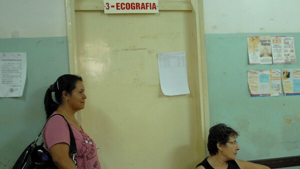 En pleno Octubre Rosa, el Hospital Regional de CDE está sin ecógrafo