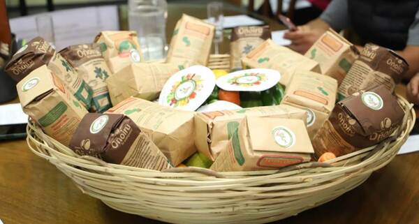 Pequeños productores yerbateros y cítricos logran apertura de mercado