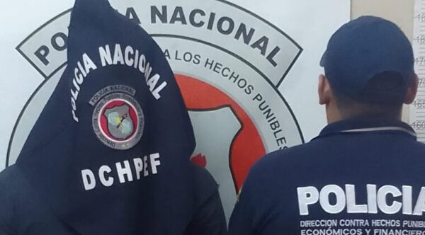 Cae presunto estafador, tras 10 órdenes de captura