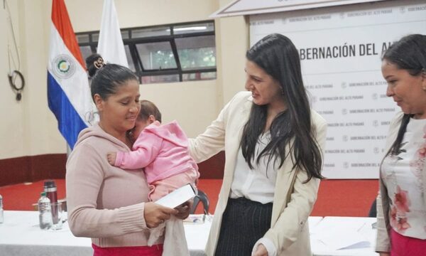 Entregan tarjetas a nuevos beneficiarios de Tekoporã