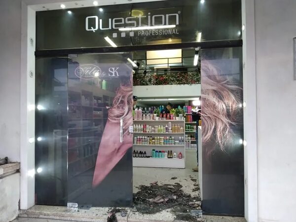 Delincuente roba tienda de cosméticos en menos de un minuto - Policiales - ABC Color