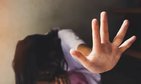 Depravado abusó de su hija de 13 años y la embarazó - Noticiero Paraguay
