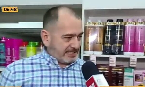 Robaron local de cosméticos de Carlos Troche