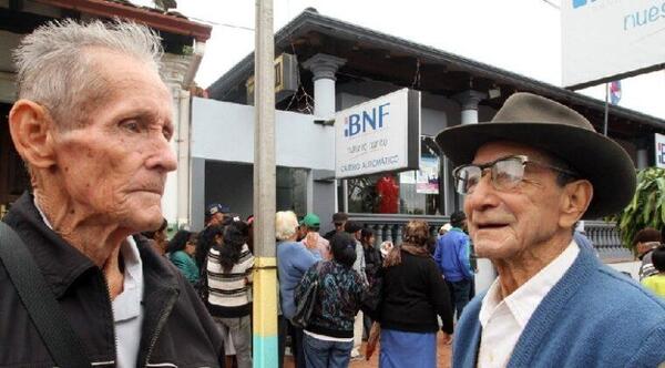 Arrancan pagos de octubre con adultos mayores, veteranos y pensionados – Prensa 5