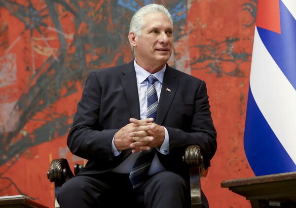 Cuba recibe un dique flotante de China para dar servicios de reparación naval en la región - MarketData