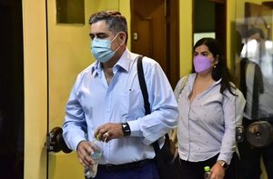Imedic: Fiscalía pide condena de 6 años de cárcel para Justo Ferreira y su hija por contrabando - Nacionales - ABC Color