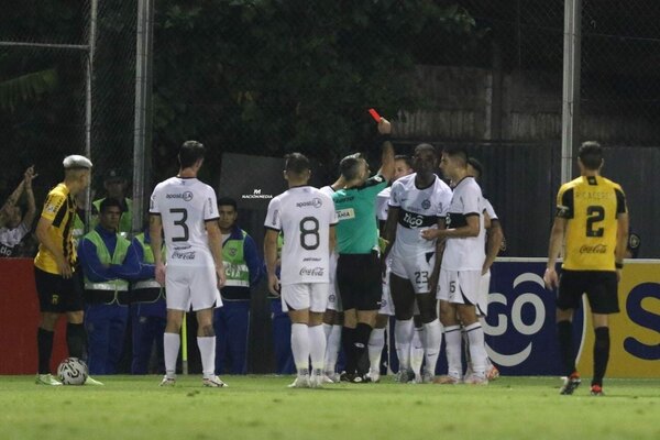 Versus / Olimpia no podrá contar con Jhohan Romaña en el Superclásico