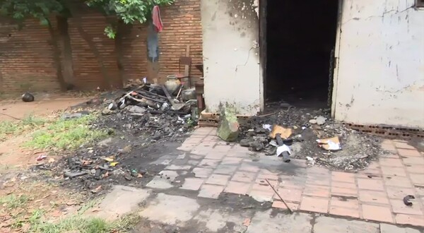 Explotó su garrafa mientras cocinaba y se quedó sin nada - trece