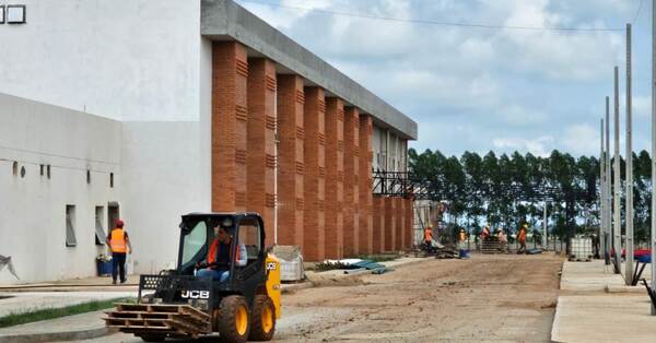 El futuro Hospital de Coronel Oviedo alcanza 62% de ejecución