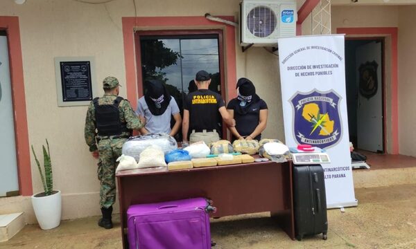 Detienen a dos presuntos distribuidores de drogas