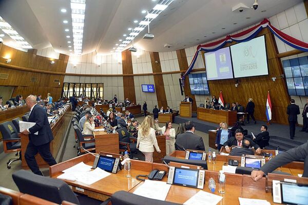 Diputados rechazan que royalties no ejecutados se destinen a saldar deudas con proveedores del Estado - MarketData