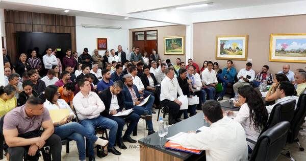 La Nación / Titular del MOPC acopió varios pedidos de obras viales en Alto Paraná