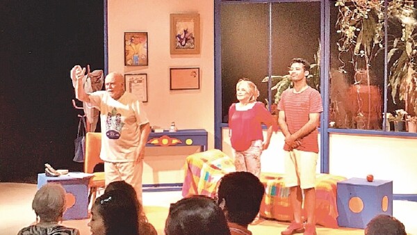 Emotiva puesta teatral que invita a la autoevaluación