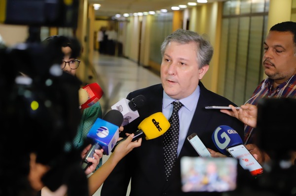 Diario HOY | Tragada de G. 1.200 millones: despojan de sus fueros a Filizzola