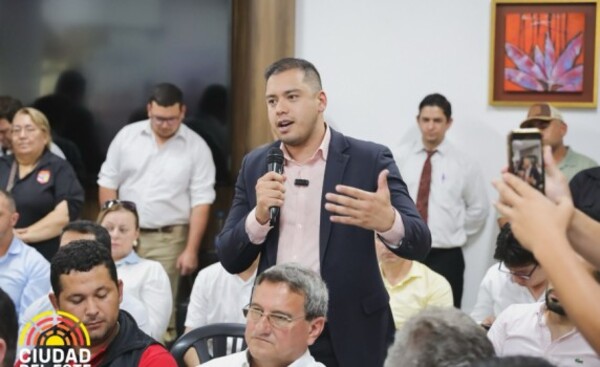 Prieto ofrece planta asfáltica y pide fin de coimas de la Caminera