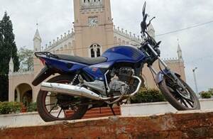 Hurtan moto de un empleado •
