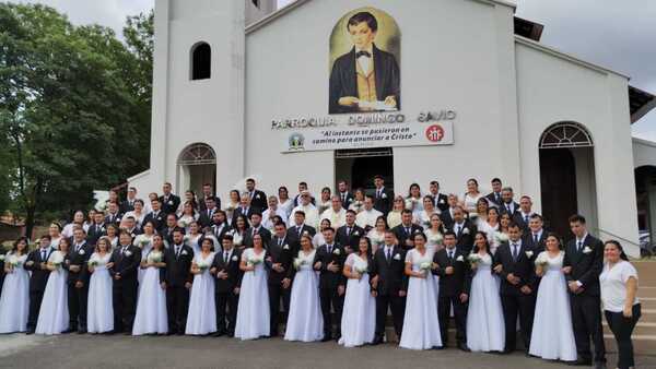 El "sí, acepto" de 38 parejas en boda comunitaria en San Lorenzo