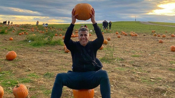 Carlos Bonet visitó una granja a lo "Halloween" en Estados Unidos