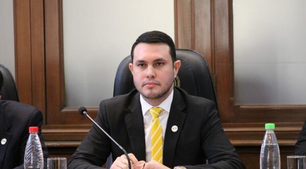 HERNÁN RIVAS PIDE PERMISO EN EL JURADO DE MAGISTRADOS - Itapúa Noticias