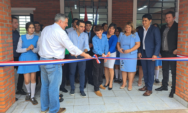 Gobernador inaugura nuevas aulas en Colegio de Caaguazú - Noticiero Paraguay