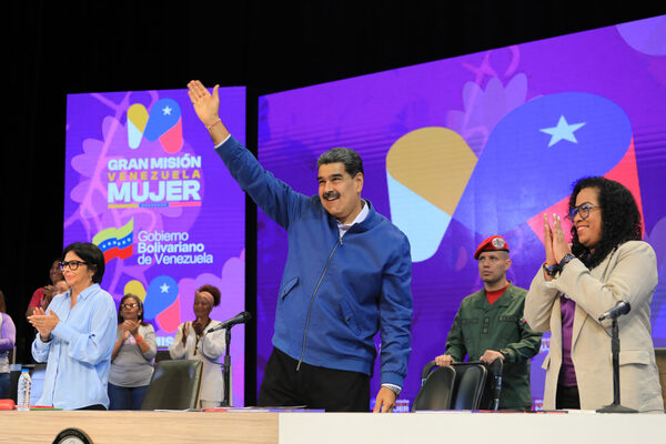 Maduro ordena a la banca venezolana destinar 15 % de la cartera de créditos a las mujeres - MarketData