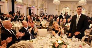 La Nación / Peña y Bezos, en la mesa sobre los futuros desafíos