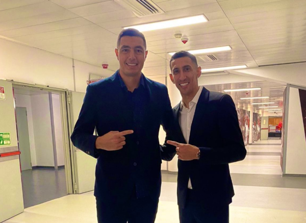 Versus / ‘Tacuara’ Cardozo se muestra con grandes figuras del fútbol mundial