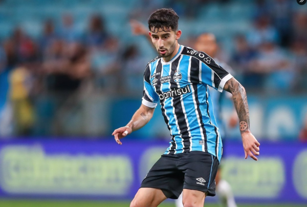 Versus / Villasanti festeja 100 partidos con el Gremio con dos asistencias y victoria sobre el Flamengo