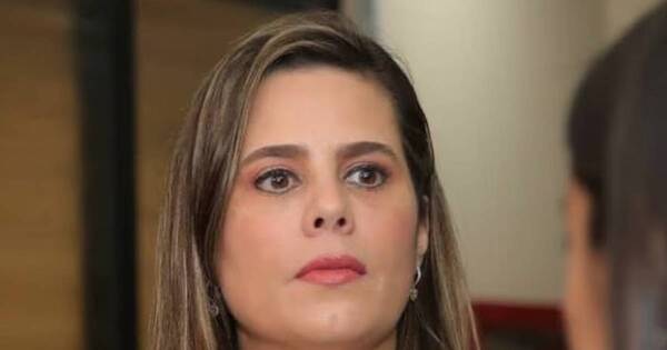 La Nación / Masterado y doctorado de Kattya González serían ilegales