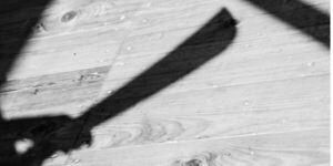 DOS JÓVENES EN ENCARNACIÓN FUERON ASALTADOS A PUNTA DE MACHETE - Itapúa Noticias