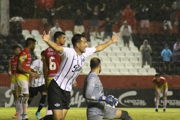 Versus / Libertad y Santaní disputan el último boleto a las semifinales