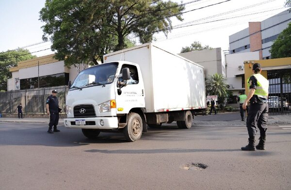 Diario HOY | Partieron materiales electorales para las elecciones del gremio de abogados