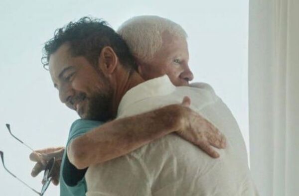 Conmovedor momento de David Bisbal con su papá, quien padece alzheimer