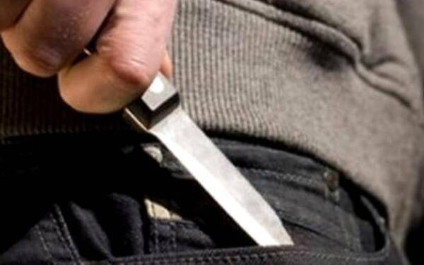 Joven de 15 años habría acuchillado a su vecina de apenas 14