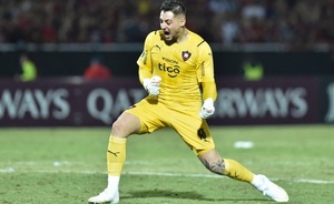 Fernandes fuera del superclásico: Martínez al arco