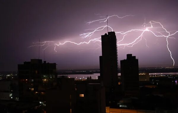 Alerta meteorológica: las cuatro zonas con tormentas esta noche y madrugada en Paraguay - Clima - ABC Color