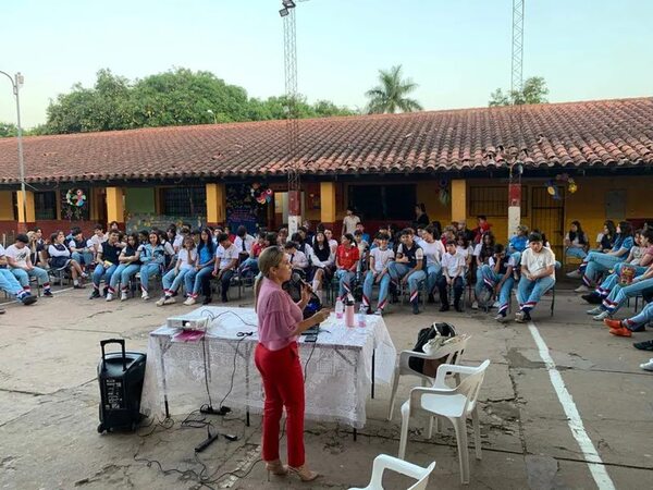 “Violencia de género” fue tema de análisis en un colegio de San Antonio - Nacionales - ABC Color