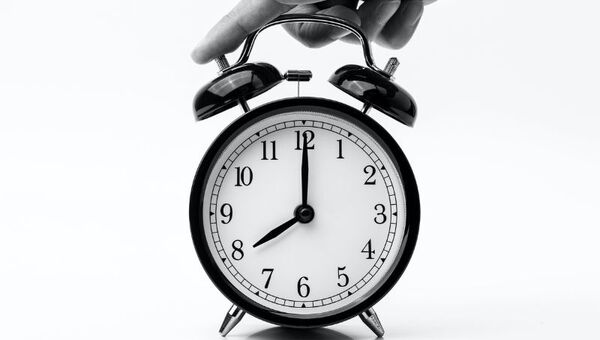 La propuesta de Slim: trabajar 12 horas por 3 días a la semana ¿es viable o un retroceso?