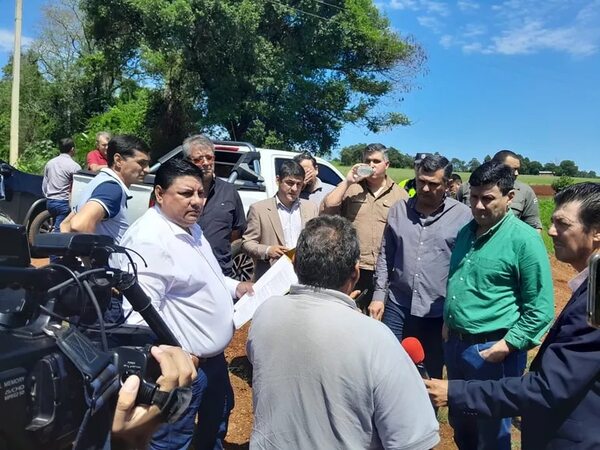Indagan “in situ” denuncias contra el padre del senador Hernán Rivas - Política - ABC Color