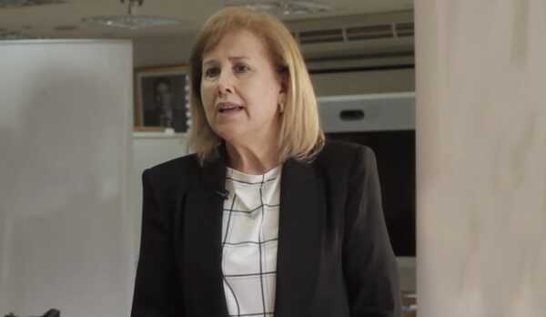 Fiscala adjunta pisotea la Constitución al no brindar información a ciudadanía