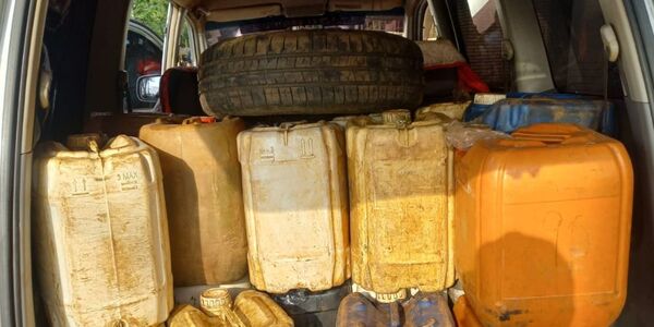 INCAUTAN VEHÍCULO CON BIDONES DE COMBUSTIBLE EN TRINIDAD - Itapúa Noticias