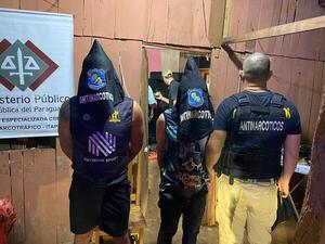 Anulan punto de venta de drogas y detienen a dos personas en el circuito comercial