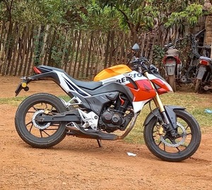 Jóvenes militares caen con una motocicleta hurtada en Concepción - Unicanal