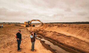 Las aguas del río Pilcomayo ingresan para paliar la sequía del Chaco