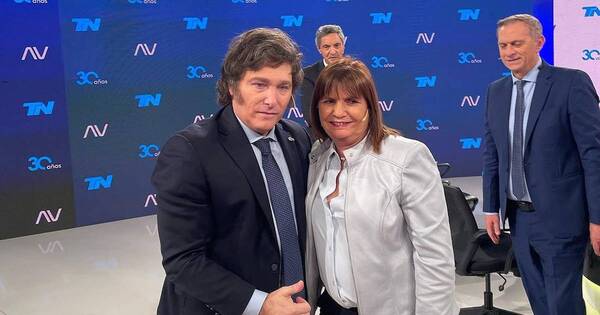 La Nación / Milei y Bullrich oficializan abrazo en TV