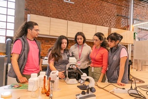 Convocan a jóvenes científicos para los “Experimiércoles” en el TatakuaLab