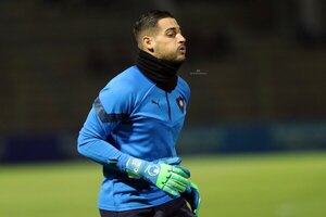 Versus / Continúa la novela: Jean Fernandes no jugaría el superclásico