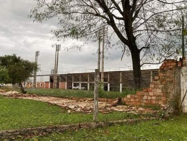 Temporal provocó destrozos en estadio de General Caballero de JLM · Radio Monumental 1080 AM